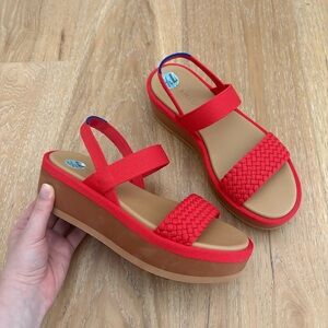 Rothy’s The Lightweight Wedge Platform Sandals in Red